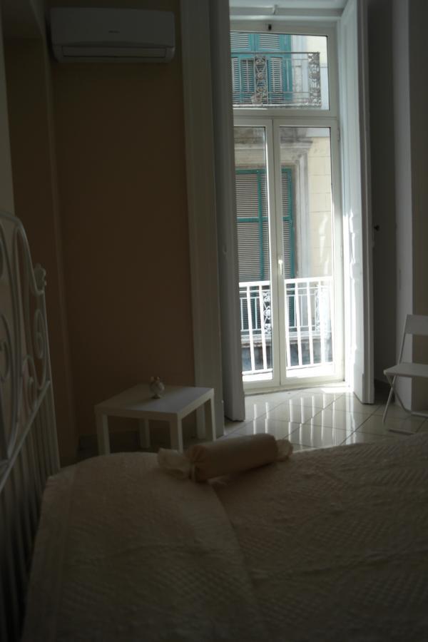 A Due Passi Da Dante Bed & Breakfast Naples Exterior photo